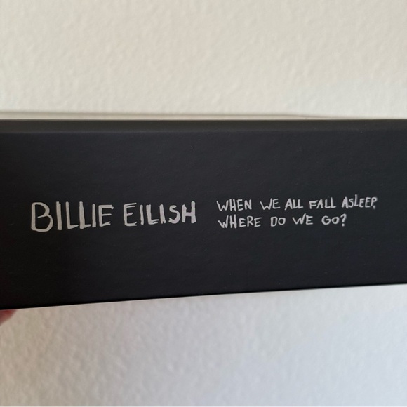 Billie Eilish When We All Fall Asleep Where Do We Go Deluxe Fan Box - Picture 3 of 7